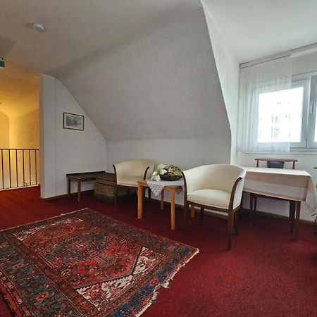 Hotel Haus Isenburg Neu-Isenburg Dış mekan fotoğraf