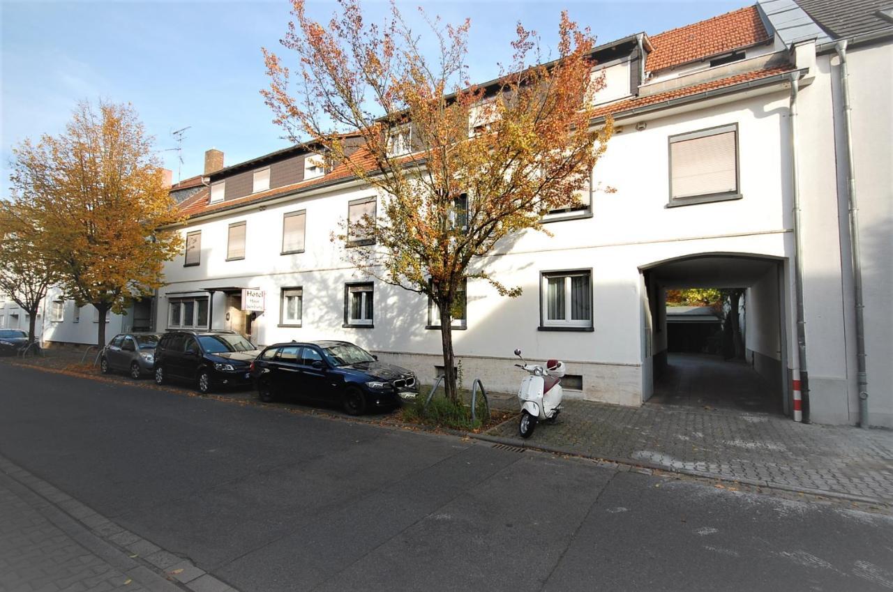 Hotel Haus Isenburg Neu-Isenburg Dış mekan fotoğraf