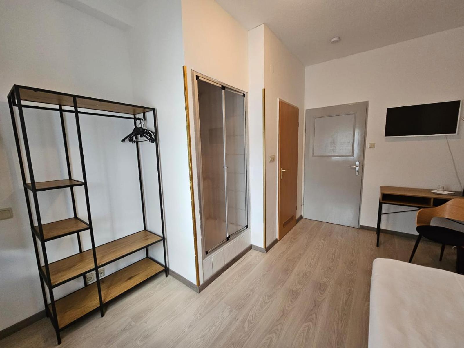 Hotel Haus Isenburg Neu-Isenburg Dış mekan fotoğraf
